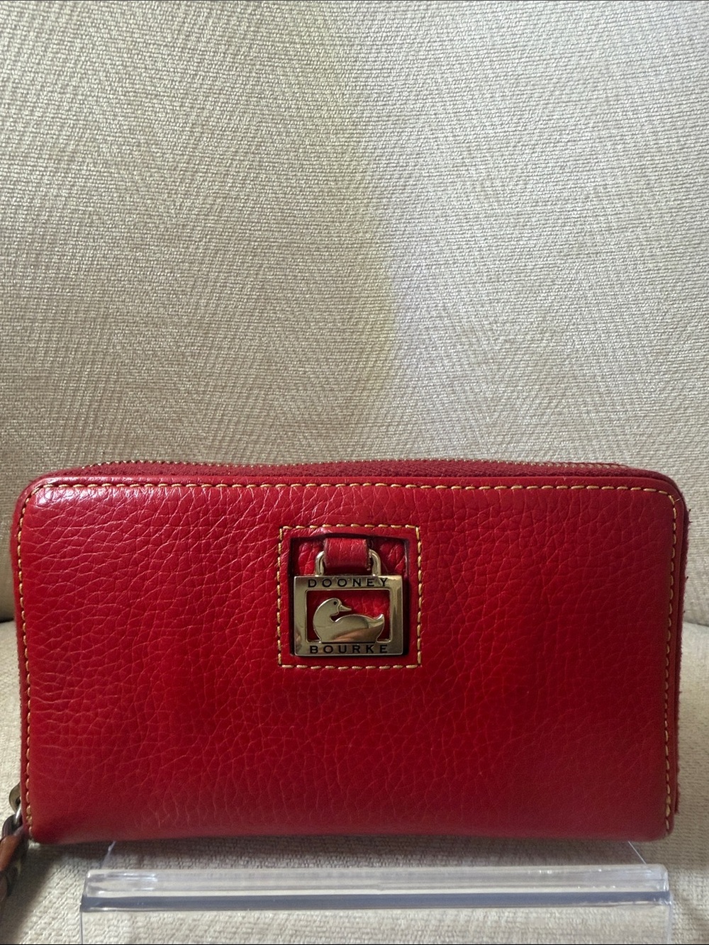 Dooney & Bourke Red Pebbled Leather Zip Wallet with Gold Plaque - Picture 4 of 11